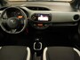 Toyota Yaris 1.0 VVT-i Trend - BI-TONE - ACHTERUITRIJCAMERA - AUTOMATISCH GEREGELDE AIRCO - AUTO HOMMEL ONDERHOUDEN - LICHTMETALEN VELGEN -