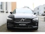 Volvo V60 2.0 B3 R-Design | Panoramadak | Semi elek. trekhaak | Dealer-onderhouden | Premium audio by Harman Kardon | Elek. bed. voorstoelen met geheugen | Verwarmbare voorstoelen | Verwarmbaar stuurwiel | Blind spot | Keyless entry | DAB | Apple carplay | Elektrische achterklep | Achterbank verwarmbaar |