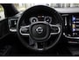 Volvo V60 2.0 B3 R-Design | Panoramadak | Semi elek. trekhaak | Dealer-onderhouden | Premium audio by Harman Kardon | Elek. bed. voorstoelen met geheugen | Verwarmbare voorstoelen | Verwarmbaar stuurwiel | Blind spot | Keyless entry | DAB | Apple carplay | Elektrische achterklep | Achterbank verwarmbaar |