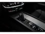 Volvo V60 2.0 B3 R-Design | Panoramadak | Semi elek. trekhaak | Dealer-onderhouden | Premium audio by Harman Kardon | Elek. bed. voorstoelen met geheugen | Verwarmbare voorstoelen | Verwarmbaar stuurwiel | Blind spot | Keyless entry | DAB | Apple carplay | Elektrische achterklep | Achterbank verwarmbaar |