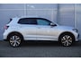Volkswagen T-Cross 1.5 TSI 150pk DSG R-Line | Trekhaak | Achteruitrijcamera | Keyless |