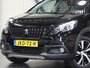 Peugeot 2008 1.2 GT-Line 110PK AUTOMAAT | Achteruitrijcamera | Armsteun | Bluetooth | Navigatie | Climate Control | Cruise Control | LED | 17" Lichtmetalen Velgen | Isofix | Privacy Glass |