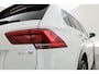 Volkswagen Tiguan 2.0 TSI 4Motion R-Line DSG 220pk! | Pano | 360cam | Elek. Trekhaak | Adapt. Cruise | Stoelverw. | 20'' | Digi. Dashboard