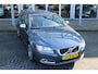 Volvo V70 2.5T Momentum | Verw. Voorstoelen | Verw. Achterbank | Trekhaak | Cruise control | Extra getint glas |