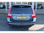Volvo V70 2.5T Momentum | Verw. Voorstoelen | Verw. Achterbank | Trekhaak | Cruise control | Extra getint glas |