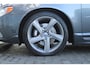 Volvo V70 2.5T Momentum | Verw. Voorstoelen | Verw. Achterbank | Trekhaak | Cruise control | Extra getint glas |