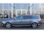 Volvo V70 2.5T Momentum | Verw. Voorstoelen | Verw. Achterbank | Trekhaak | Cruise control | Extra getint glas |