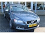 Volvo V70 2.5T Momentum | Verw. Voorstoelen | Verw. Achterbank | Trekhaak | Cruise control | Extra getint glas |