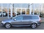 Volvo V70 2.5T Momentum | Verw. Voorstoelen | Verw. Achterbank | Trekhaak | Cruise control | Extra getint glas |