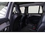 Volvo XC90 T8 Recharge AWD Ultra Dark - Luchtvering - Panorama/schuifdak - IntelliSafe Assist & Surround - 360º Camera - Bowers & Wilkins audio - Adaptieve LED koplampen - Verwarmde voorstoelen, stuur & achterbank - Parkeersensoren voor & achter - Elektr. bedienb. voorstoelen met geheugen - Geventileerde voorstoelen - Head up display - Draadloze tel. lader - Elektr. inklapbare trekhaak - 21' LMV