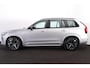 Volvo XC90 T8 Recharge AWD Ultra Dark - Luchtvering - Panorama/schuifdak - IntelliSafe Assist & Surround - 360º Camera - Bowers & Wilkins audio - Adaptieve LED koplampen - Verwarmde voorstoelen, stuur & achterbank - Parkeersensoren voor & achter - Elektr. bedienb. voorstoelen met geheugen - Geventileerde voorstoelen - Head up display - Draadloze tel. lader - Elektr. inklapbare trekhaak - 21' LMV