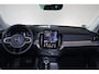 Volvo XC90 T8 Recharge AWD Ultra Dark - Luchtvering - Panorama/schuifdak - IntelliSafe Assist & Surround - 360º Camera - Bowers & Wilkins audio - Adaptieve LED koplampen - Verwarmde voorstoelen, stuur & achterbank - Parkeersensoren voor & achter - Elektr. bedienb. voorstoelen met geheugen - Geventileerde voorstoelen - Head up display - Draadloze tel. lader - Elektr. inklapbare trekhaak - 21' LMV