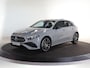 Mercedes-Benz A-klasse 250e Business Solution AMG | Panoramaschuifdak | AMG Plus Line | Head up | Nightpakket | 19 inch AMG-velgen |