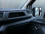 Renault Trafic 2.0 dCi 170 T29 L2H1 DC Luxe - AUTOMAAT - Allseasons - Trekhaak - Achterdeur met ruiten - Sidebars - Stoelverwarming