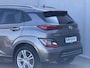 Hyundai Kona Electric EV Fashion 64 kWh / Dealer Onderhouden / Fabrieksgarantie tot 12-2027 / 8 Jaar Batterij Garantie / Navigatie / Camera / Stoel Verwarming / Stuurwiel Verwarming / CCS Snelladen / Adaptieve Cruise / Apple Carplay/& Android Auto /