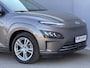 Hyundai Kona Electric EV Fashion 64 kWh / Dealer Onderhouden / Fabrieksgarantie tot 12-2027 / 8 Jaar Batterij Garantie / Navigatie / Camera / Stoel Verwarming / Stuurwiel Verwarming / CCS Snelladen / Adaptieve Cruise / Apple Carplay/& Android Auto /