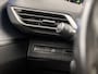 Peugeot 5008 1.2 PureTech GT-Line Deluxe (PANORAMADAK, APPLE CARPLAY, GROOT NAVI, 360 CAMERA, FOCAL AUDIO, BRUIN LEDER, KEYLESS, ELEK ACHTERKLEP, NIEUWSTAAT)