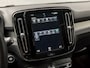 Volvo XC40 1.5 T4 Recharge R-Design 211Pk Automaat (PANORAMADAK, BLACKPACK, APPLE CARPLAY, 360 CAMERA, TREKHAAK, LEDER/ALCANTARA, HARMAN/KARDON, GETINT GLAS, ZWART HEMEL, NIEUWSTAAT)