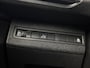 Peugeot 5008 1.2 PureTech Premium Sport 7 Persoons (APPLE CARPLAY, GROOT NAVI, MEMORY SEATS, STOELVERWARMING, LEDER, SPORTSTOELEN, GETINT GLAS, 360 CAMERA, ELEK ACHTERKLEP, NIEUWSTAAT)