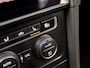 Volkswagen Golf Variant 1.0 TSI Sportline Automaat (APPLE CARPLAY, GROOT NAVI, CLIMATE, STOELVERWARMING, SPORTSTOELEN, PARKEERSENSOREN, ADAPTIVE CRUISE, LM VELGEN, NIEUWSTAAT)