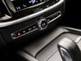 Volvo V60 2.0 B3 Sport 177Pk Automaat (APPLE CARPLAY, GROOT NAVI, STUUR/STOELVERWARMING, CAMERA, SPORTSTOELEN, TREKHAAK, LANE ASSIST, NIEUWSTAAT)