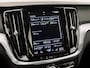 Volvo V60 2.0 B3 Sport 177Pk Automaat (APPLE CARPLAY, GROOT NAVI, STUUR/STOELVERWARMING, CAMERA, SPORTSTOELEN, TREKHAAK, LANE ASSIST, NIEUWSTAAT)