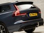 Volvo V60 2.0 B3 Sport 177Pk Automaat (APPLE CARPLAY, GROOT NAVI, STUUR/STOELVERWARMING, CAMERA, SPORTSTOELEN, TREKHAAK, LANE ASSIST, NIEUWSTAAT)