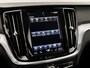 Volvo V60 2.0 B3 Sport 177Pk Automaat (APPLE CARPLAY, GROOT NAVI, STUUR/STOELVERWARMING, CAMERA, SPORTSTOELEN, TREKHAAK, LANE ASSIST, NIEUWSTAAT)