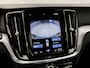 Volvo V60 2.0 B3 Sport 177Pk Automaat (APPLE CARPLAY, GROOT NAVI, STUUR/STOELVERWARMING, CAMERA, SPORTSTOELEN, TREKHAAK, LANE ASSIST, NIEUWSTAAT)