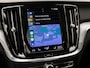 Volvo V60 2.0 B3 Sport 177Pk Automaat (APPLE CARPLAY, GROOT NAVI, STUUR/STOELVERWARMING, CAMERA, SPORTSTOELEN, TREKHAAK, LANE ASSIST, NIEUWSTAAT)