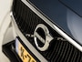 Volvo V60 2.0 B3 Sport 177Pk Automaat (APPLE CARPLAY, GROOT NAVI, STUUR/STOELVERWARMING, CAMERA, SPORTSTOELEN, TREKHAAK, LANE ASSIST, NIEUWSTAAT)