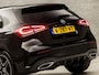 Mercedes-Benz A-klasse 220 AMG Sport 190Pk Automaat (SCHUIFDAK, GROOT NAVI, SFEERVERLICHTING, CAMERA, STOELVERWARMING, SPORTSTOELEN, GETINT GLAS, LEDER/ALCANTARRA, NIEUWSTAAT)