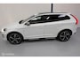Volvo XC60 2.0 T5 FWD R-Design PANO / NAVI / XENON