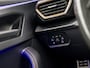 CUPRA Leon 2.0 TSI VZ Sport 301Pk Automaat (SCHUIFDAK, BLACK PACK, APPLE CARPLAY, STUUR/STOELVERWARMING, KUIPSTOELEN, MEMORY SEATS, CAMERA, BEATS AUDIO, ADAPTIVE CRUISE, KEYLESS, SFEERVERLICHTING, NIEUWSTAAT)