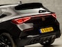 CUPRA Leon 2.0 TSI VZ Sport 301Pk Automaat (SCHUIFDAK, BLACK PACK, APPLE CARPLAY, STUUR/STOELVERWARMING, KUIPSTOELEN, MEMORY SEATS, CAMERA, BEATS AUDIO, ADAPTIVE CRUISE, KEYLESS, SFEERVERLICHTING, NIEUWSTAAT)