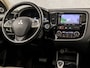 Mitsubishi Outlander 2.0 PHEV Deluxe 203Pk Automaat (SCHUIFDAK, NAVIGATIE, LEDER, STOELVERWARMING, SPORTSTOELEN, CAMERA, TREKHAAK, GETINT GLAS, XENON, NIEUWE APK, NIEUWSTAAT)