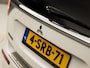 Mitsubishi Outlander 2.0 PHEV Deluxe 203Pk Automaat (SCHUIFDAK, NAVIGATIE, LEDER, STOELVERWARMING, SPORTSTOELEN, CAMERA, TREKHAAK, GETINT GLAS, XENON, NIEUWE APK, NIEUWSTAAT)