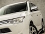 Mitsubishi Outlander 2.0 PHEV Deluxe 203Pk Automaat (SCHUIFDAK, NAVIGATIE, LEDER, STOELVERWARMING, SPORTSTOELEN, CAMERA, TREKHAAK, GETINT GLAS, XENON, NIEUWE APK, NIEUWSTAAT)
