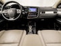 Mitsubishi Outlander 2.0 PHEV Deluxe 203Pk Automaat (SCHUIFDAK, NAVIGATIE, LEDER, STOELVERWARMING, SPORTSTOELEN, CAMERA, TREKHAAK, GETINT GLAS, XENON, NIEUWE APK, NIEUWSTAAT)