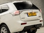 Mitsubishi Outlander 2.0 PHEV Deluxe 203Pk Automaat (SCHUIFDAK, NAVIGATIE, LEDER, STOELVERWARMING, SPORTSTOELEN, CAMERA, TREKHAAK, GETINT GLAS, XENON, NIEUWE APK, NIEUWSTAAT)