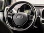 Toyota Aygo 1.0 VVT-i x-play (APPLE CARPLAY, BLUETOOTH, CAMERA, MULTIFUNCTIONEEL STUURWIEL, SPORTSTOELEN, CRUISE, ELEK RAMEN, NIEUWSTAAT)