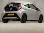 Toyota Aygo 1.0 VVT-i x-play (APPLE CARPLAY, BLUETOOTH, CAMERA, MULTIFUNCTIONEEL STUURWIEL, SPORTSTOELEN, CRUISE, ELEK RAMEN, NIEUWSTAAT)