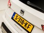 SEAT Arona 1.0 TSI FR Intense Sport Automaat (APPLE CARPLAY, GROOT NAVI, CLIMATE, STOELVERWARMING, SPORTSTOELEN, GETINT GLAS, ADAPTIVE CRUISE, PARKEERSENSOREN, NIEUWSTAAT)