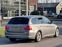 BMW 3-Serie Touring 318i Business Line Automaat*Navigatie*Cruise*Airco*NAP*Parkeersensoren*LM velgen*