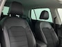 Volkswagen Golf 1.4 TSI ACT Business Edition Camera App-connect Navigatie Trekhaak 18inch velgen Sportstoel met massage Keyless entry