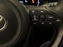 Toyota Yaris 1.5 Hybrid 115 First Edition - ORIGINEEL NEDERLANDSE AUTO - AFKOMSTIG VAN 1E EIGENAAR - LAGE KILOMETERSTAND - LICHT EN REGENSENSOR - CAMERA - CLIMATE CONTROL - NAVIGATIE - 4 X ELEKTRISCHE RAMEN - APPLE CARPLAY/ ANDROID AUTO - ARMSTEUN VOOR