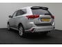 Mitsubishi Outlander 2.4 PHEV S-Edition 4WD 2019 | Navigatie | DAB Radio | Cruise Control Adaptive | Stuurwiel Bediening | Achteruitrij Camera | Elektrische Achterklep | Lichtmetalen Velgen | Boekjes | 2 Sleutels