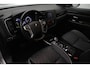 Mitsubishi Outlander 2.4 PHEV S-Edition 4WD 2019 | Navigatie | DAB Radio | Cruise Control Adaptive | Stuurwiel Bediening | Achteruitrij Camera | Elektrische Achterklep | Lichtmetalen Velgen | Boekjes | 2 Sleutels