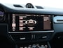 Porsche Cayenne 3.0 E-Hybrid 462pk | Sportchrono | Pano | Krijtgrijs | Trekhaak | Lucht | 21" Velgen | Adaptive Crusie | Dodehoekdetectie | 360° camera | Geh. stoelen