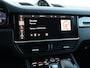 Porsche Cayenne 3.0 E-Hybrid 462pk | Sportchrono | Pano | Krijtgrijs | Trekhaak | Lucht | 21" Velgen | Adaptive Crusie | Dodehoekdetectie | 360° camera | Geh. stoelen